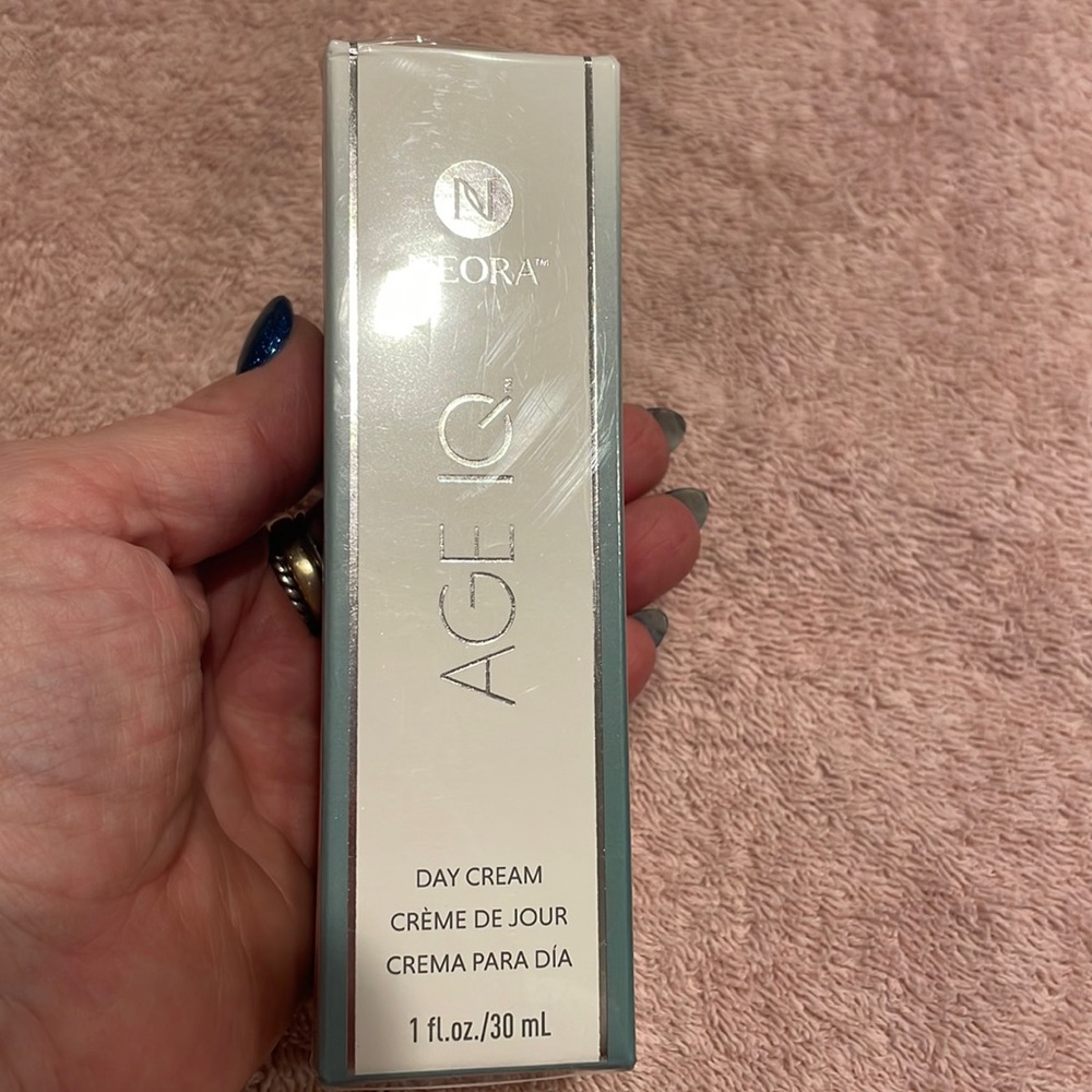 Neora Age IQ Day Cream, 1 fl. oz., New in sealed box.  Fights wrinkles & lines